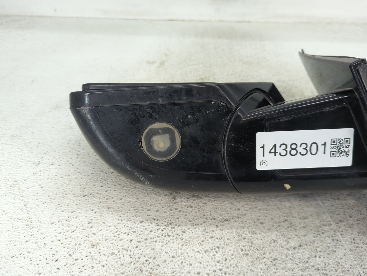 2015-2020 Gmc Yukon Driver Side View Mirror - Left Door Mirror OEM Used - Oemusedautoparts1.com