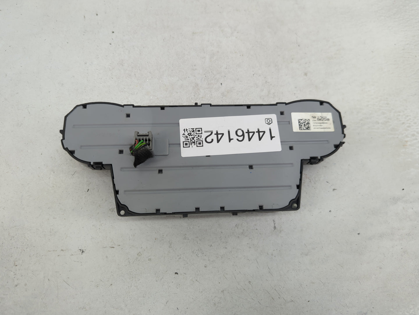 2015 Gmc Yukon Climate Control Module Temperature AC/Heater Replacement P/N:23449658 7370200000000X, 815372982 Fits OEM Used