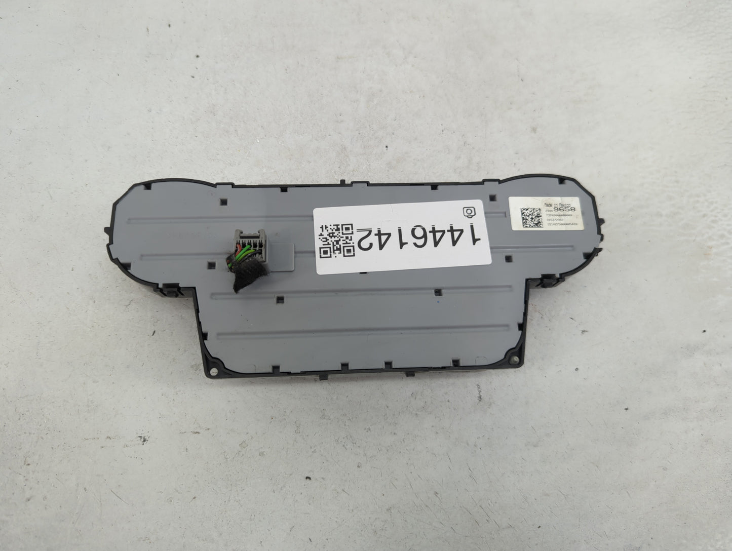 2015 Gmc Yukon Climate Control Module Temperature AC/Heater Replacement P/N:23449658 7370200000000X, 815372982 Fits OEM Used