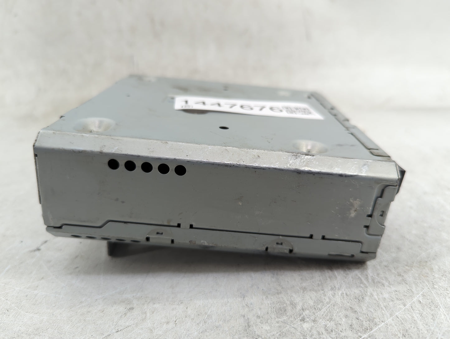2015 Gmc Yukon Radio AM FM Cd Player Receiver Replacement P/N:23487129 7114048A89100276, 700309980000X, 660582433 Fits Fits 
