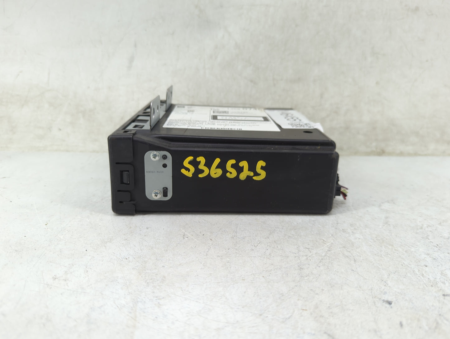 2015 Gmc Yukon Radio AM FM Cd Player Receiver Replacement P/N:13590746 Fits Fits 2013 2014 OEM Used Auto Parts - Oemusedauto