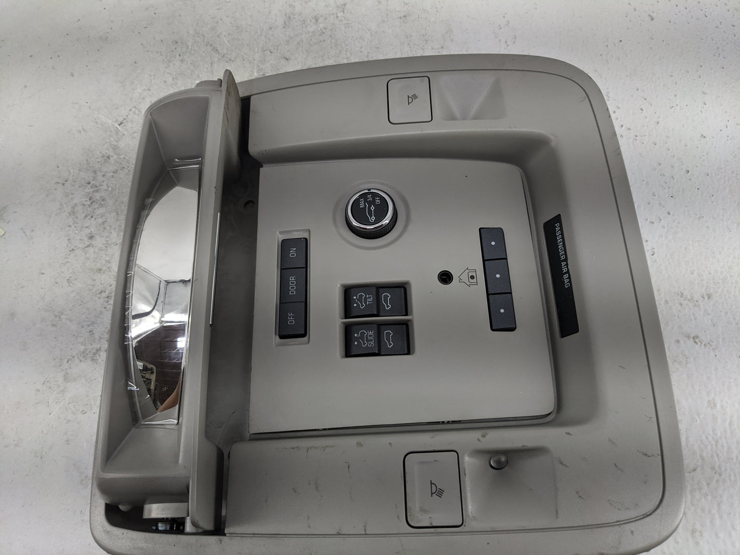 2015-2020 Gmc Yukon Overhead Console W/rear Climate Control Gray 1483374 - Oemusedautoparts1.com