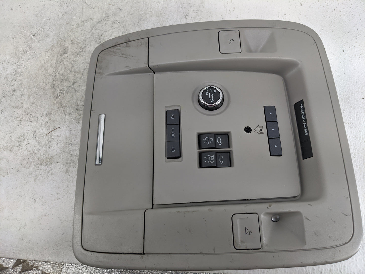 2015-2020 Gmc Yukon Overhead Console W/rear Climate Control Gray 1483374 - Oemusedautoparts1.com