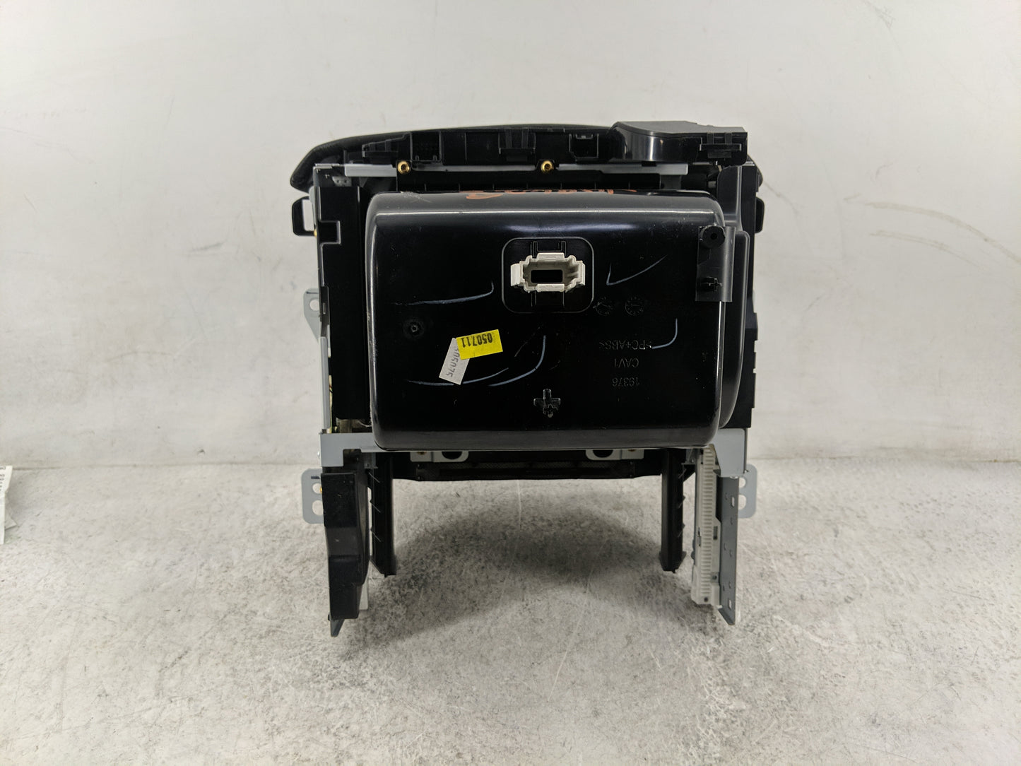 2015 Gmc Yukon Radio Control Panel 1483785 - Oemusedautoparts1.com