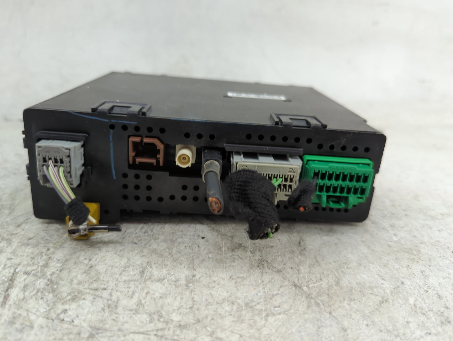 2015 Gmc Yukon Radio AM FM Cd Player Receiver Replacement P/N:13506456 111000-5731A101, NM502590 Fits OEM Used Auto Parts - 