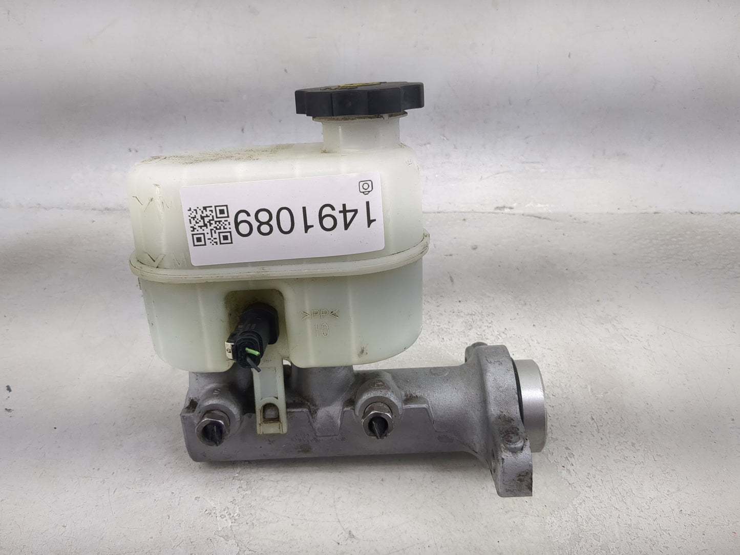 2015-2020 Gmc Yukon Brake Master Cylinder 1491089 - Oemusedautoparts1.com