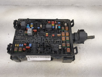 2015-2020 Gmc Yukon Fusebox Fuse Box Panel Relay Module P/N:84114437 8632S800603230 Fits Fits 2015 2016 2017 2018 2019 2020 