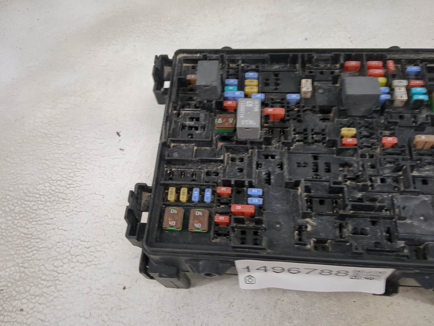 2015-2020 Gmc Yukon Fusebox Fuse Box Panel Relay Module P/N:84114437 8632S800603230 Fits Fits 2015 2016 2017 2018 2019 2020 