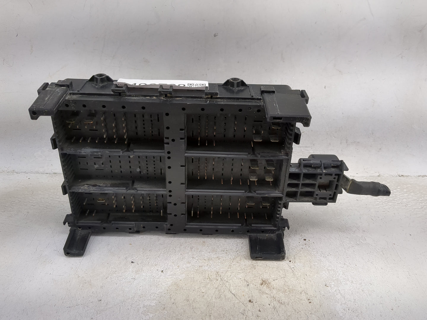 2015-2020 Gmc Yukon Fusebox Fuse Box Panel Relay Module P/N:84114437 8632S800603230 Fits Fits 2015 2016 2017 2018 2019 2020 
