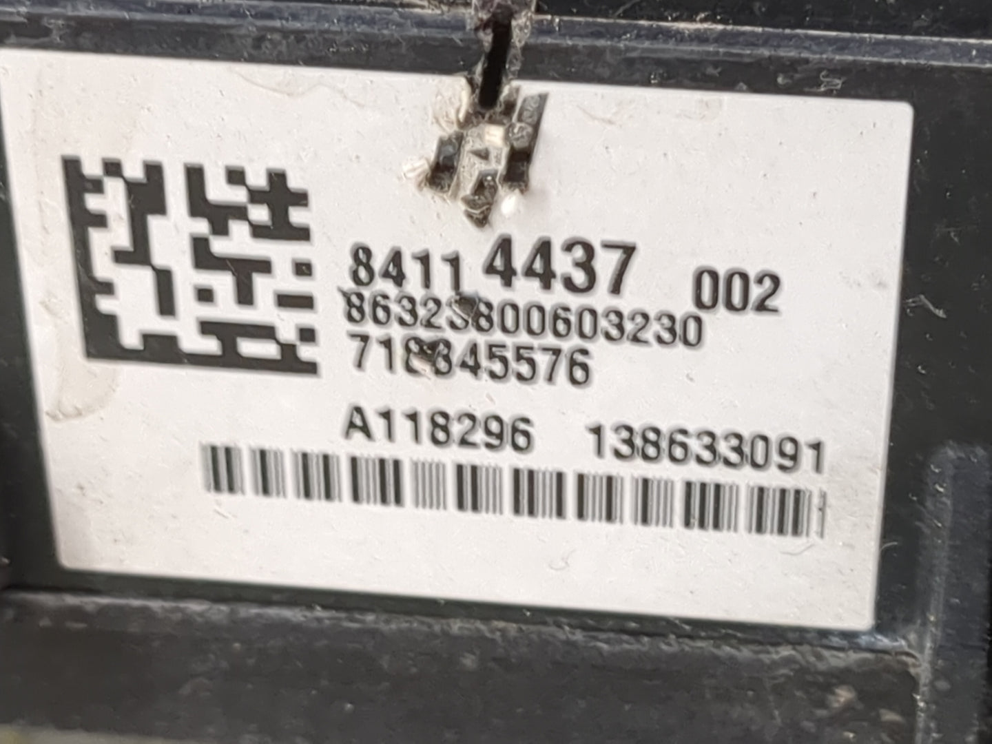 2015-2020 Gmc Yukon Fusebox Fuse Box Panel Relay Module P/N:84114437 8632S800603230 Fits Fits 2015 2016 2017 2018 2019 2020 