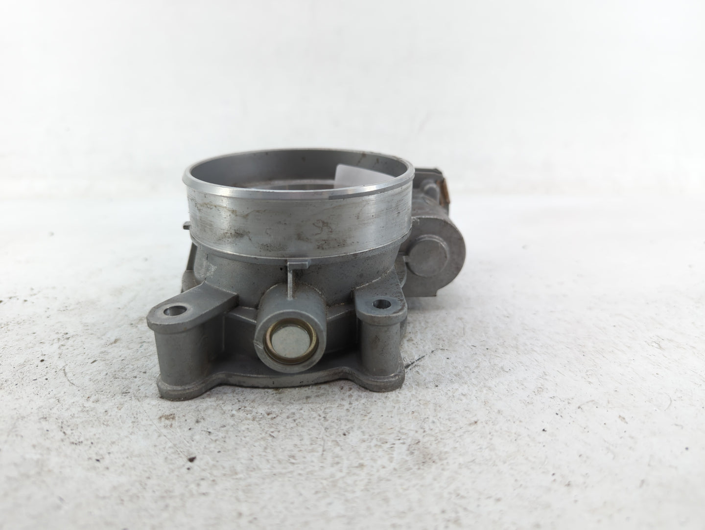 2015-2022 Gmc Yukon Throttle Body P/N:12617792 12678224 Fits Fits 2014 2015 2016 2017 2018 2019 2020 2021 2022 OEM Used Auto