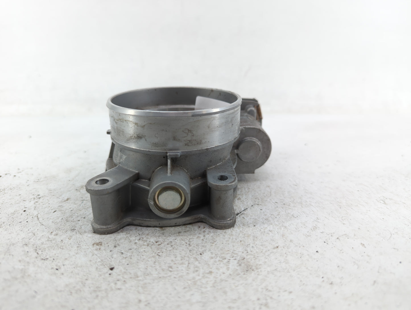 2015-2022 Gmc Yukon Throttle Body P/N:12617792 12678224 Fits Fits 2014 2015 2016 2017 2018 2019 2020 2021 2022 OEM Used Auto