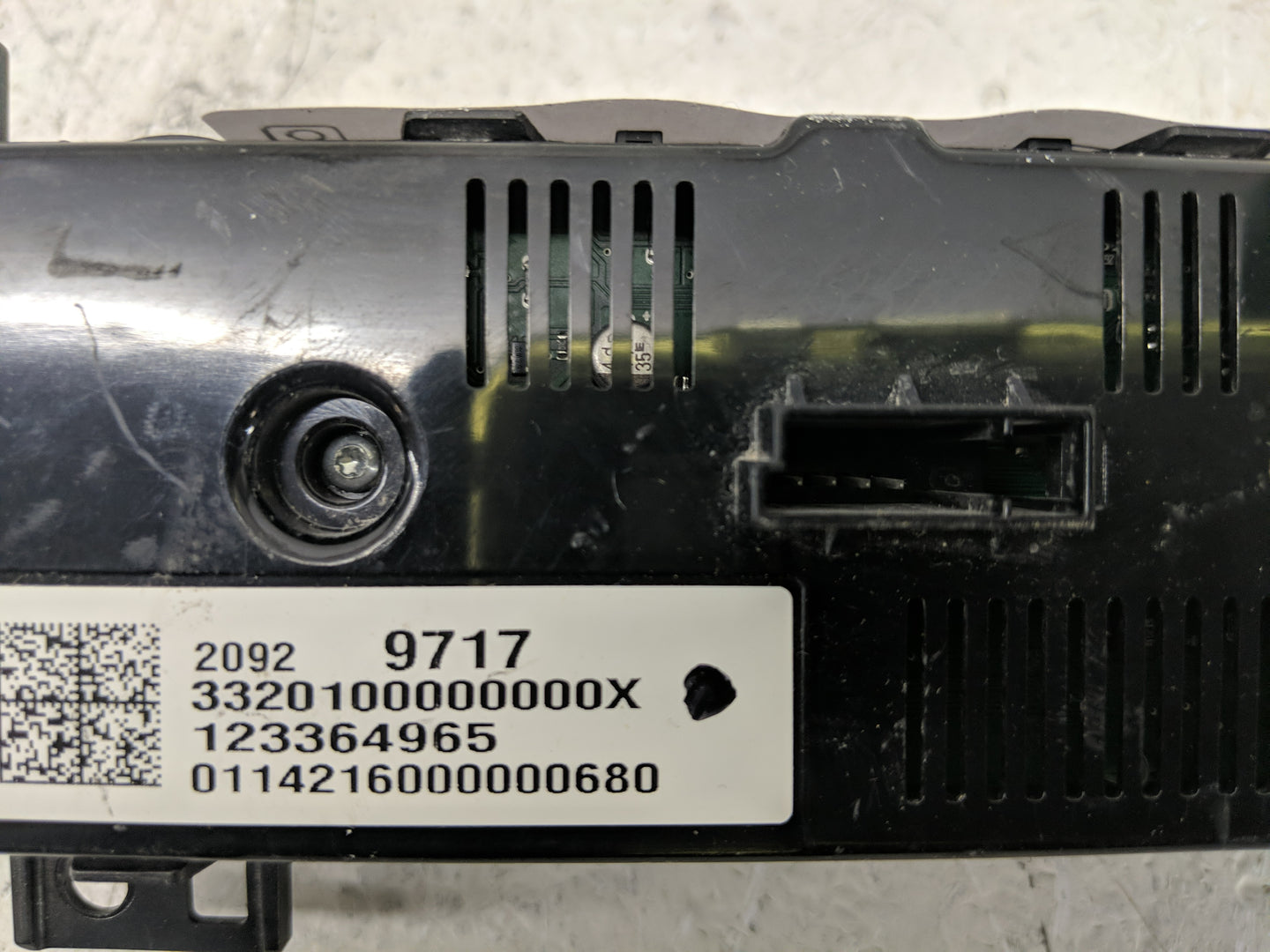 2015 Gmc Yukon Xl Climate Control Module Temperature AC/Heater Replacement P/N:20929717 Fits OEM Used Auto Parts - Oemusedau
