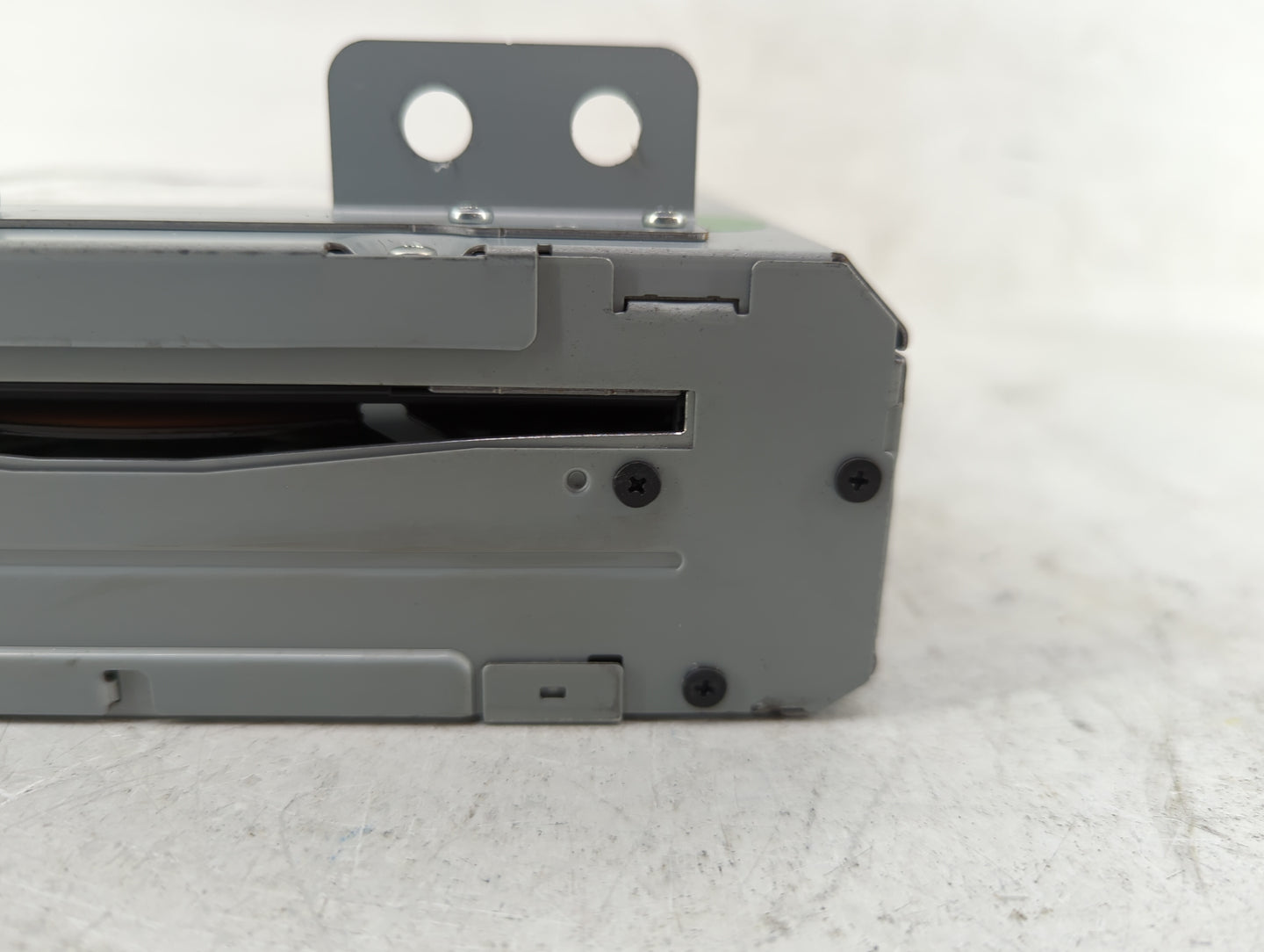 2015 Gmc Yukon Xl Radio AM FM Cd Player Receiver Replacement P/N:23395933 Fits Fits 2014 OEM Used Auto Parts - Oemusedautopa