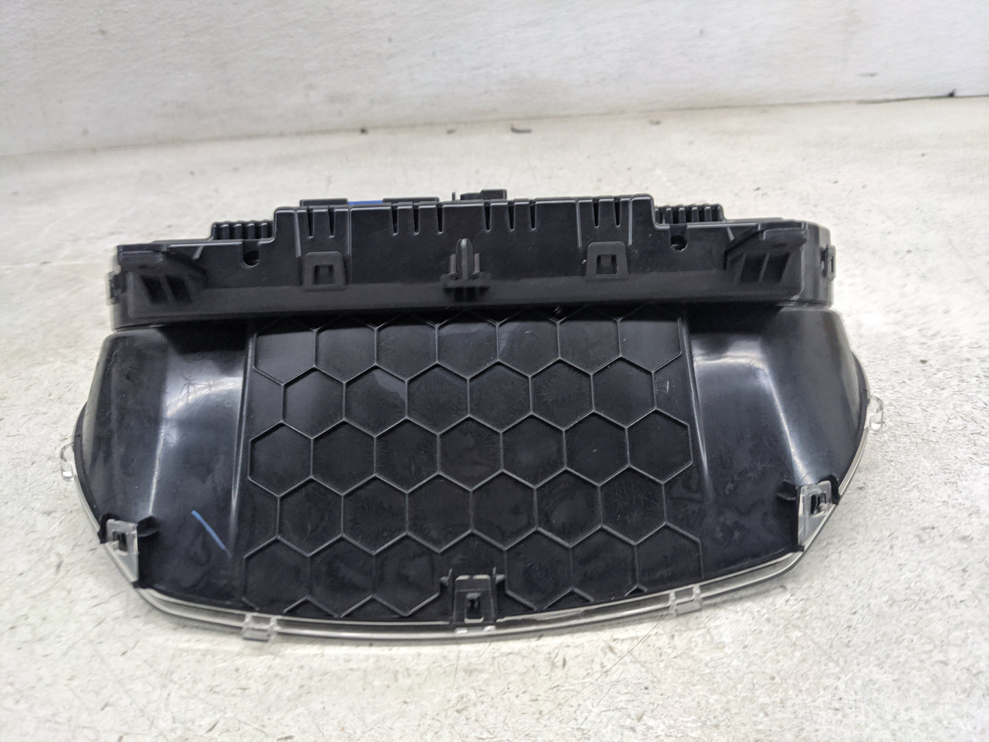 2015 Gmc Yukon Xl Instrument Cluster Speedometer Gauges P/N:81307543Q B11501A372786I7, 9110560000000X Miles: Fits Fits 2016 