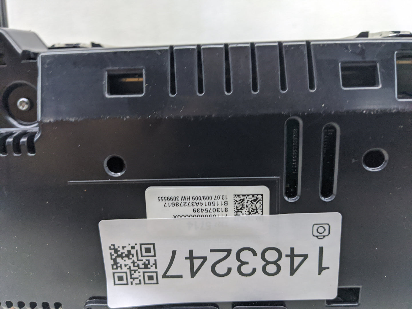 2015 Gmc Yukon Xl Instrument Cluster Speedometer Gauges P/N:81307543Q B11501A372786I7, 9110560000000X Miles: Fits Fits 2016 