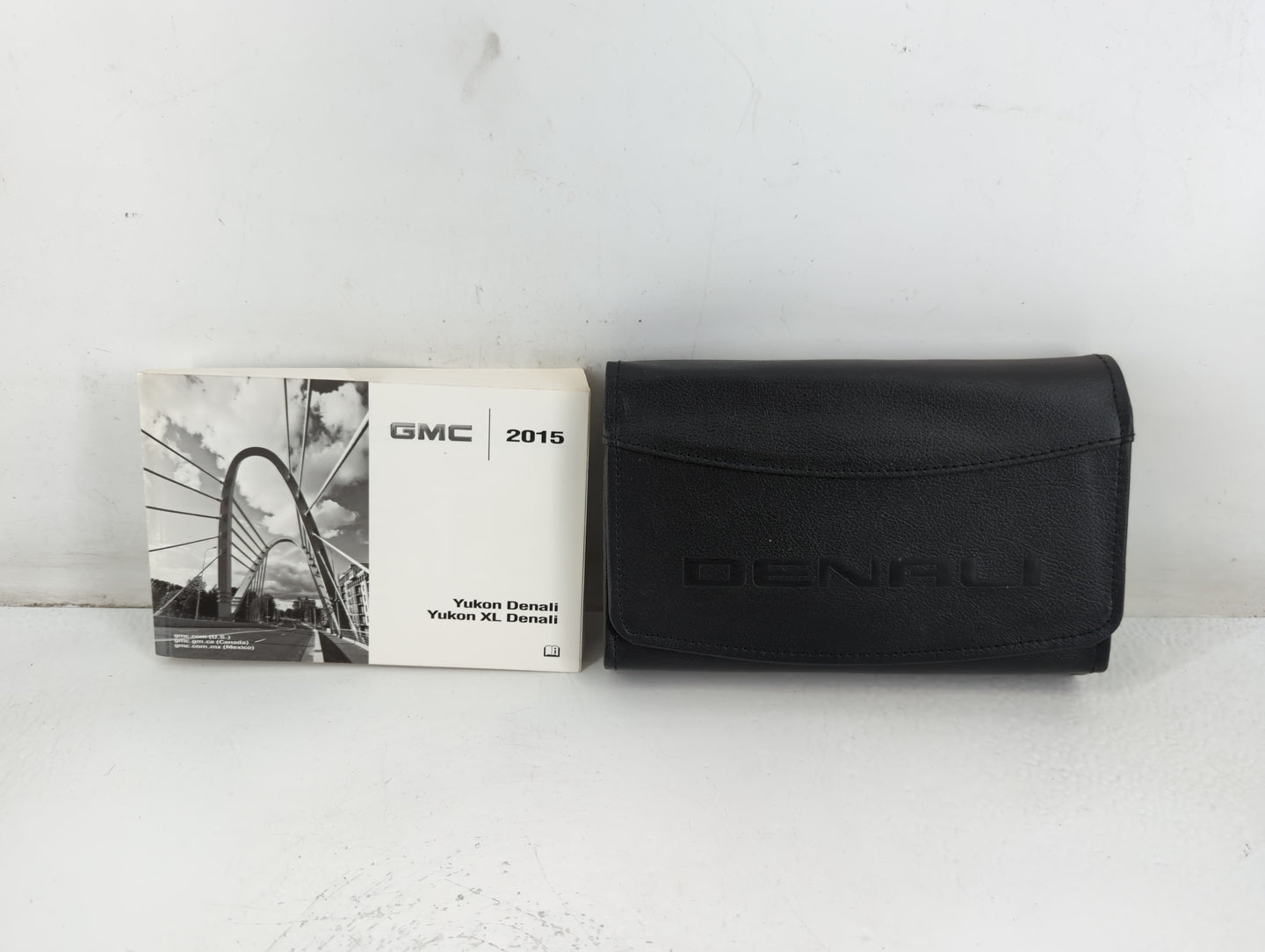 2015 Gmc Yukon Xl Owners Manual Book Guide P/N:22953643 A OEM Used Auto Parts - Oemusedautoparts1.com