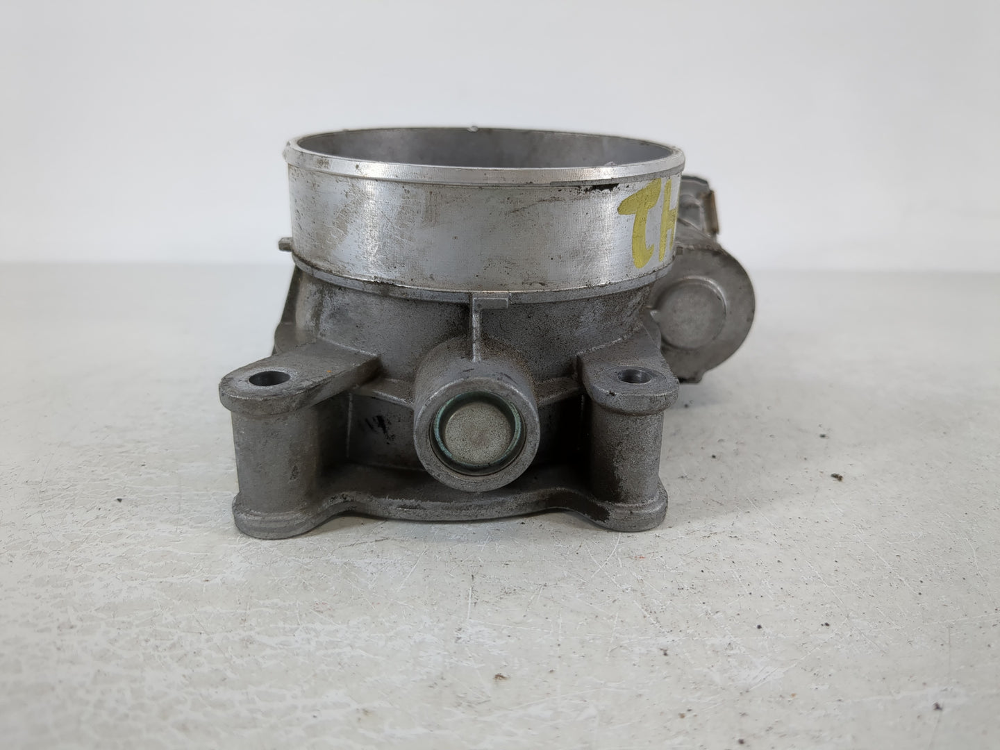 2015 Gmc Yukon Xl 1500 Throttle Body P/N:12617792 Fits Fits 2014 2016 2017 2018 2019 2020 2021 2022 OEM Used Auto Parts - Oe