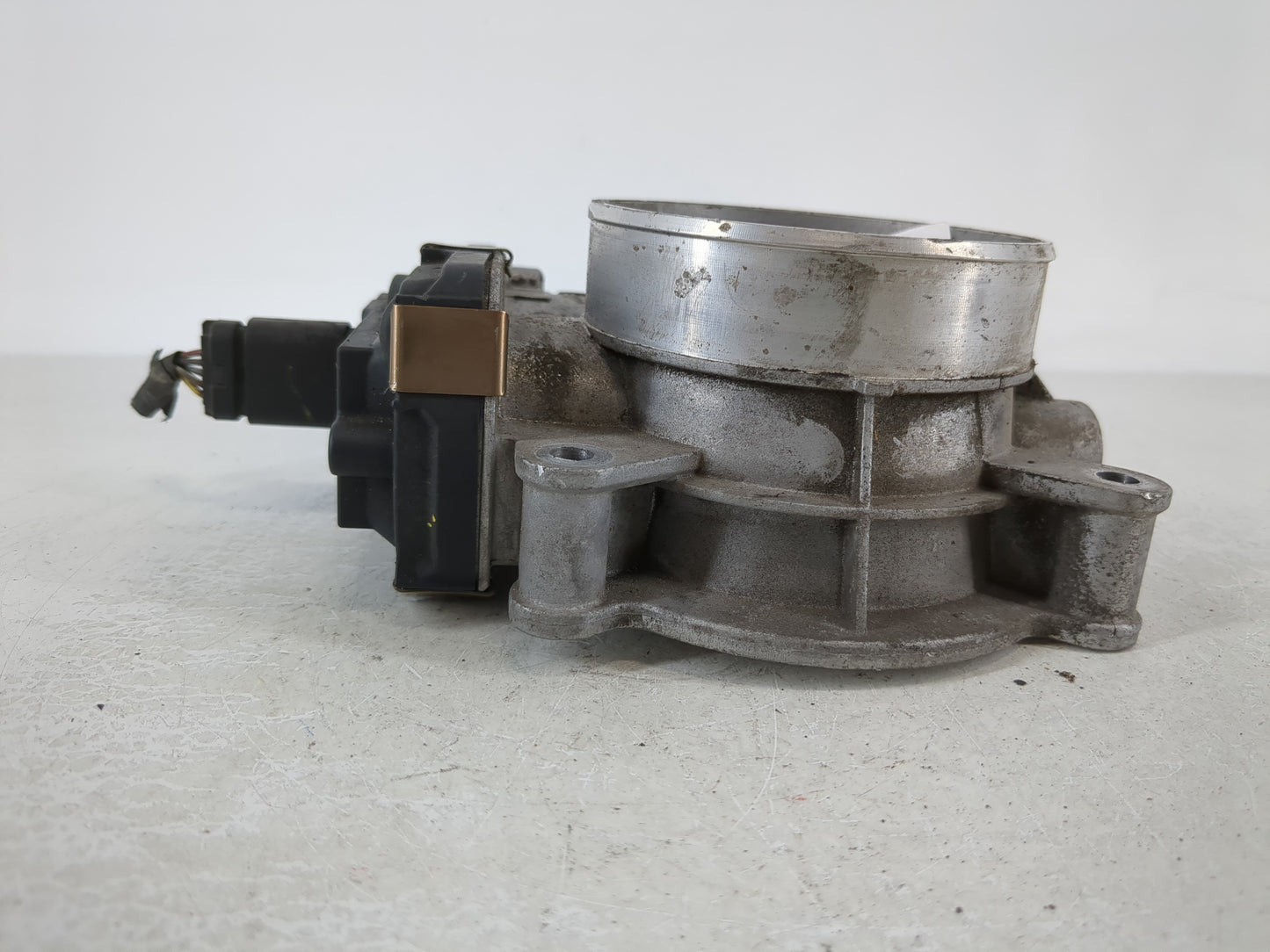 2015 Gmc Yukon Xl 1500 Throttle Body P/N:12617792 Fits Fits 2014 2016 2017 2018 2019 2020 2021 2022 OEM Used Auto Parts - Oe