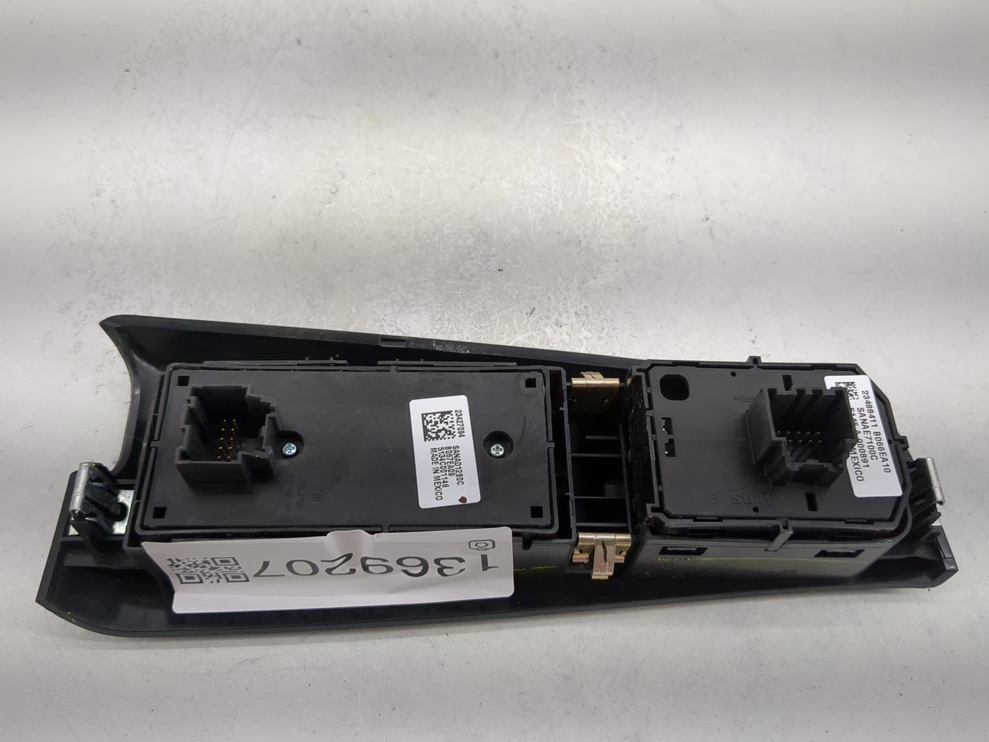 2015 Gmc Yukon Xl 1500 Master Power Window Switch Replacement Driver Side Left P/N:B066EA10 23488411 Fits OEM Used Auto Part