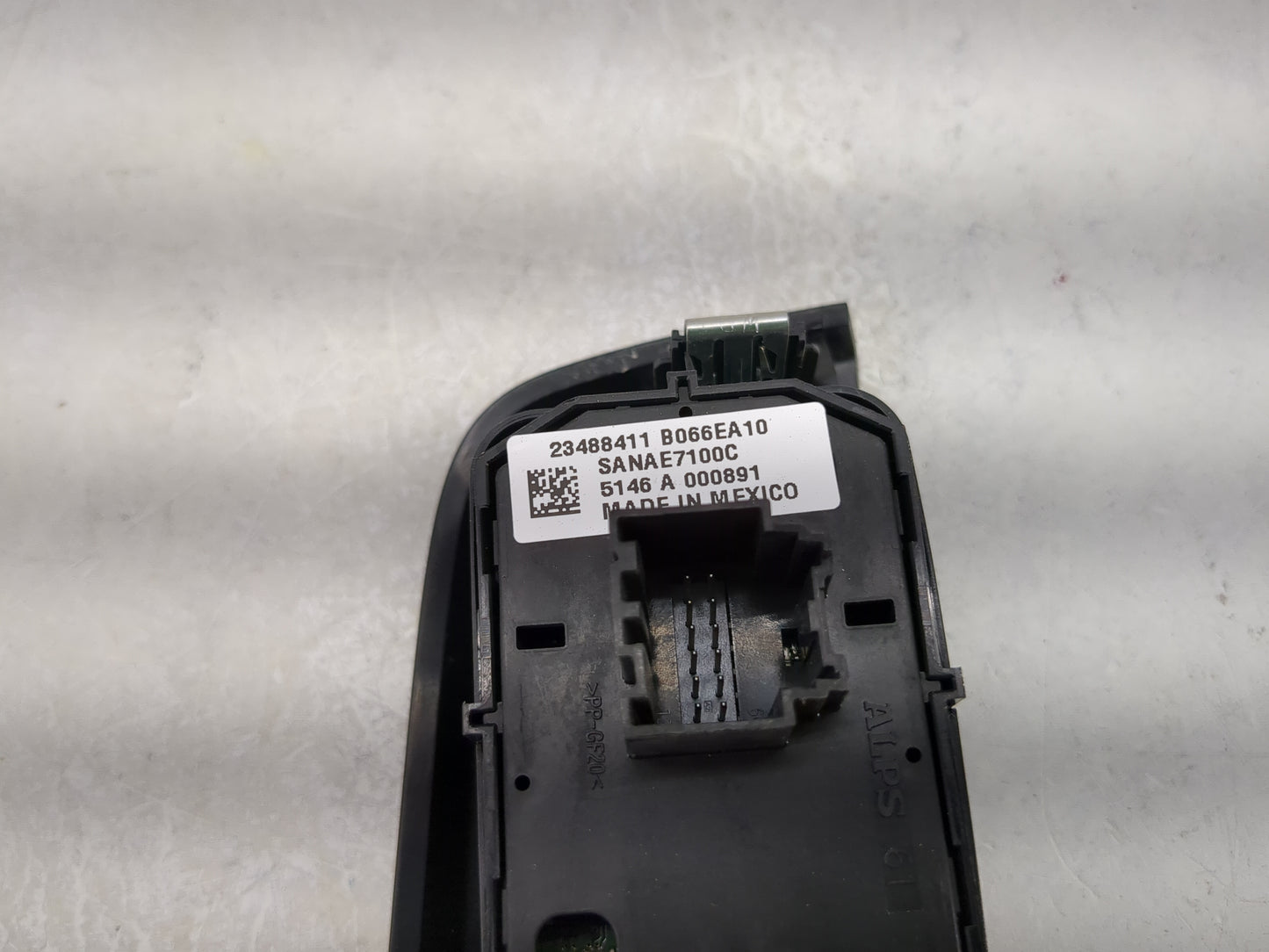 2015 Gmc Yukon Xl 1500 Master Power Window Switch Replacement Driver Side Left P/N:B066EA10 23488411 Fits OEM Used Auto Part