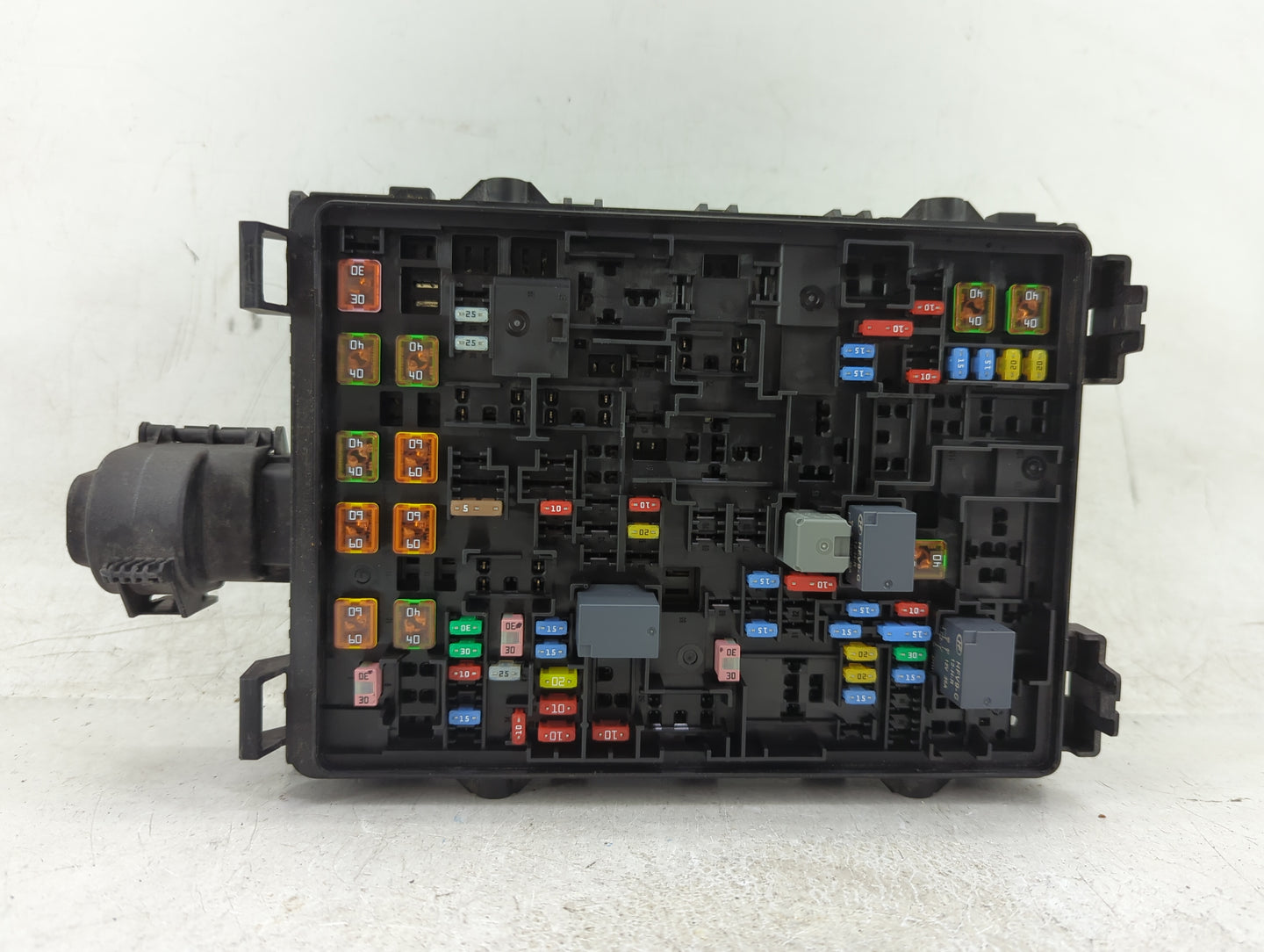 2015 Gmc Yukon Xl 1500 Fusebox Fuse Box Panel Relay Module P/N:23227061 Fits Fits 2016 2017 2018 2019 2020 OEM Used Auto Par