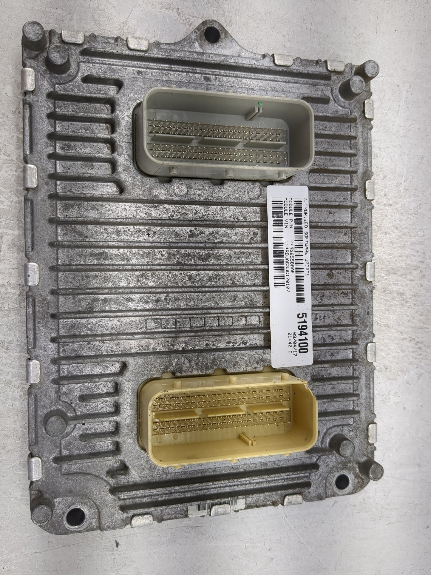 2015 Gmc Yukon Xl 1500 PCM Engine Control Computer ECU ECM PCU OEM P/N:P68330924AA Fits Fits 2014 2016 OEM Used Auto Parts -