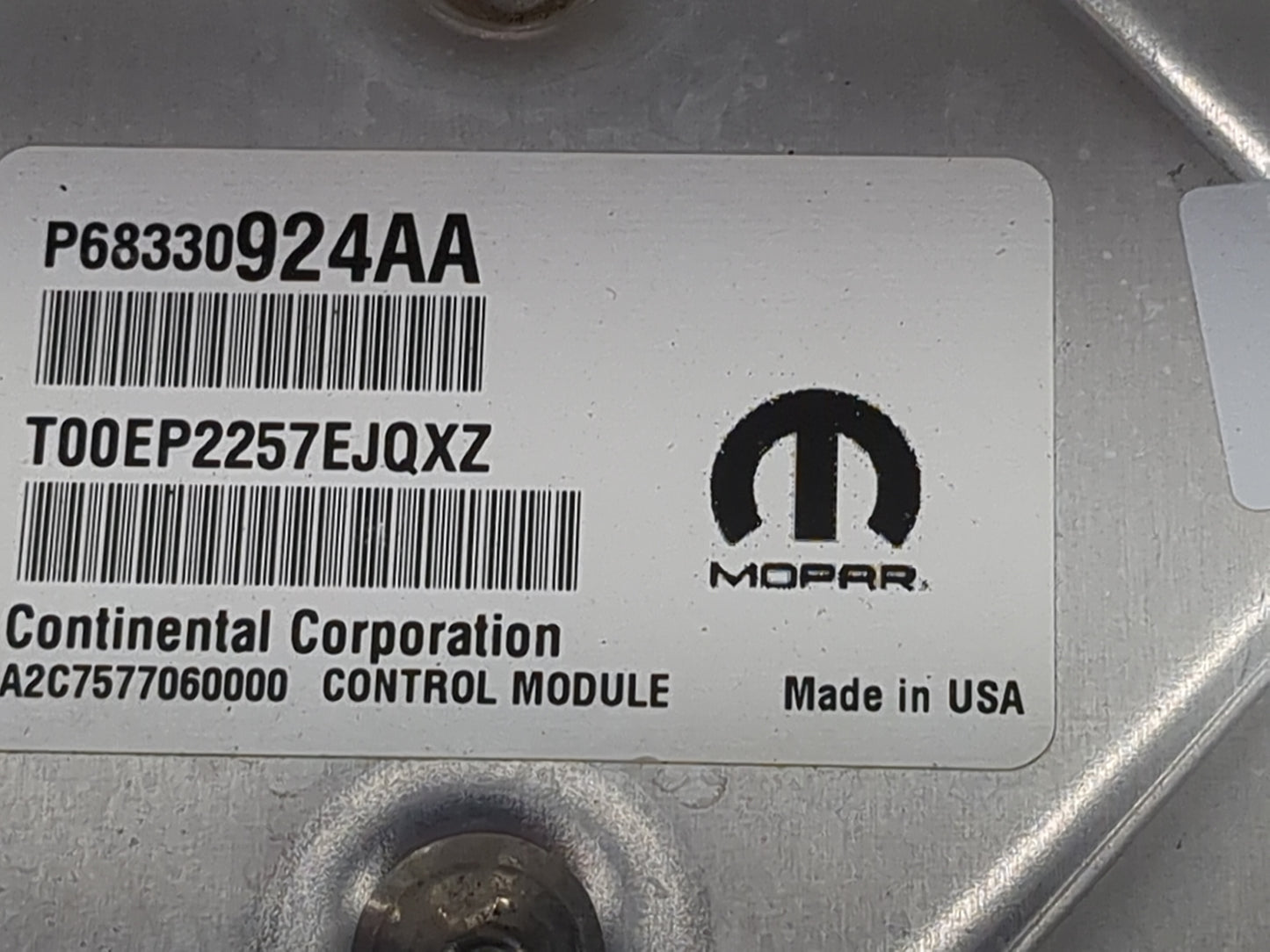 2015 Gmc Yukon Xl 1500 PCM Engine Control Computer ECU ECM PCU OEM P/N:P68330924AA Fits Fits 2014 2016 OEM Used Auto Parts -