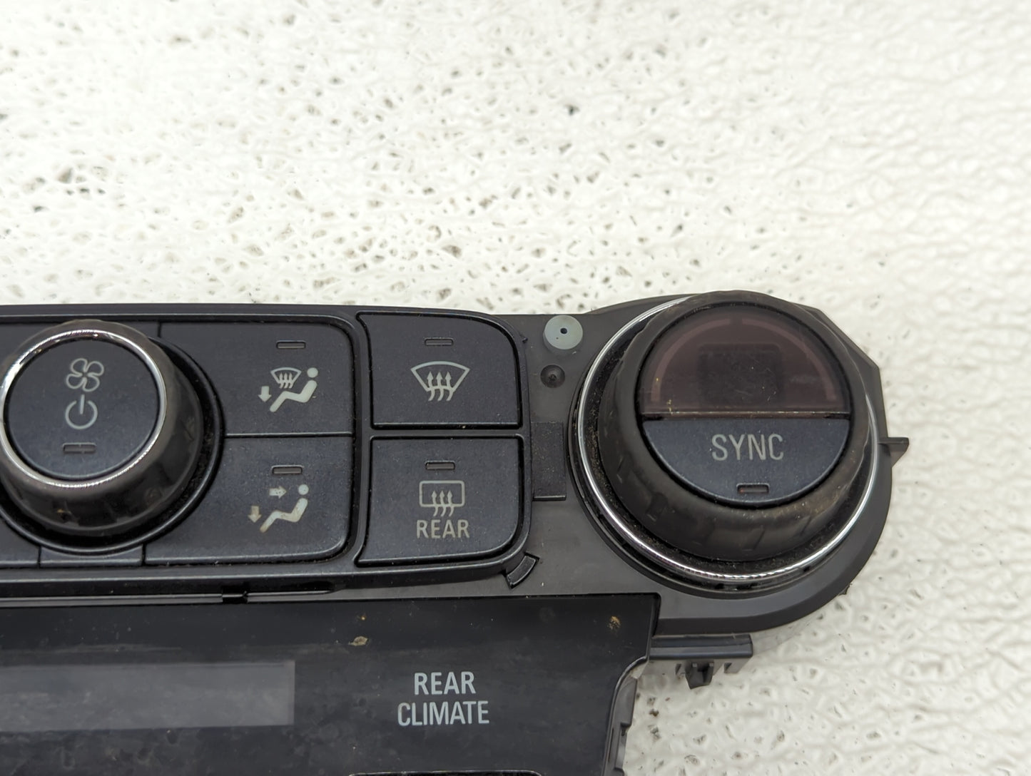 2015 Gmc Yukon Xl 1500 Climate Control Module Temperature AC/Heater Replacement P/N:23449658 Fits OEM Used Auto Parts - Oemu