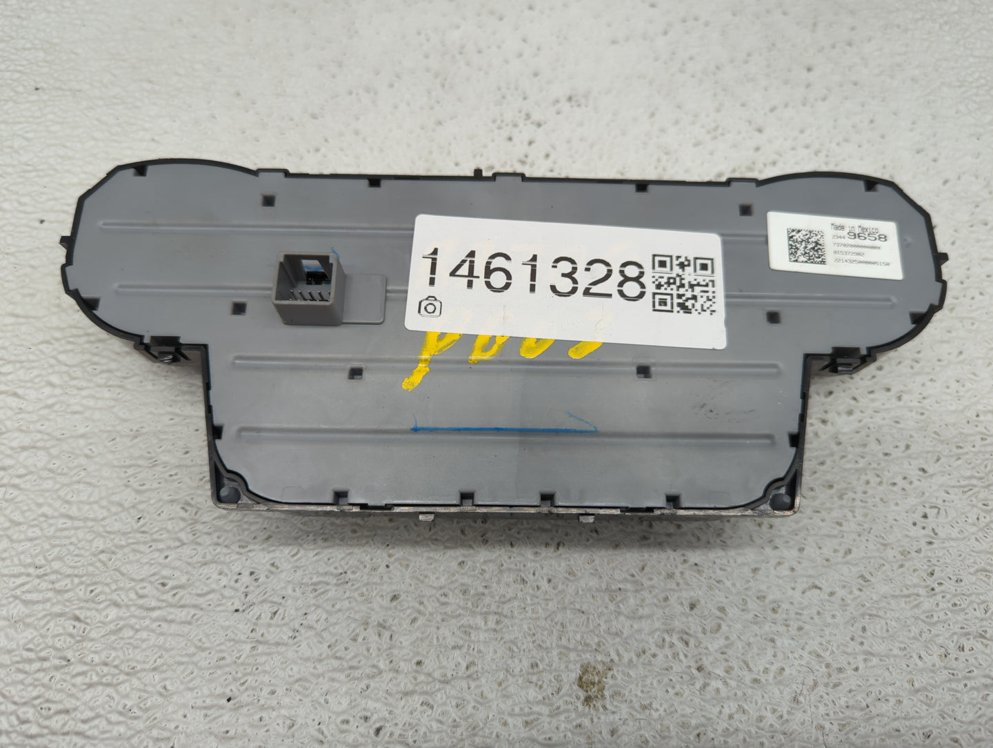 2015 Gmc Yukon Xl 1500 Climate Control Module Temperature AC/Heater Replacement P/N:23449658 Fits OEM Used Auto Parts - Oemu