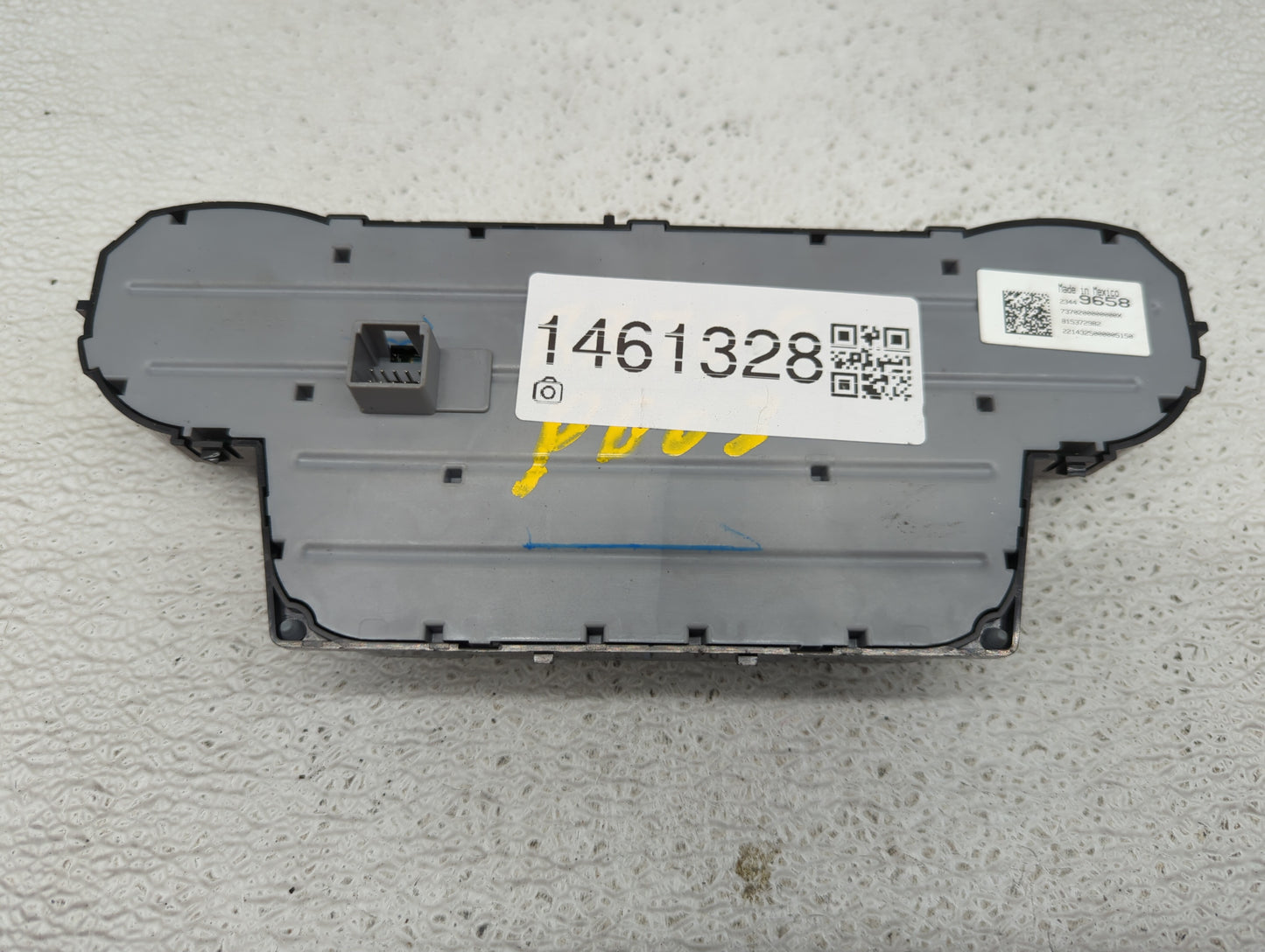 2015 Gmc Yukon Xl 1500 Climate Control Module Temperature AC/Heater Replacement P/N:23449658 Fits OEM Used Auto Parts - Oemu