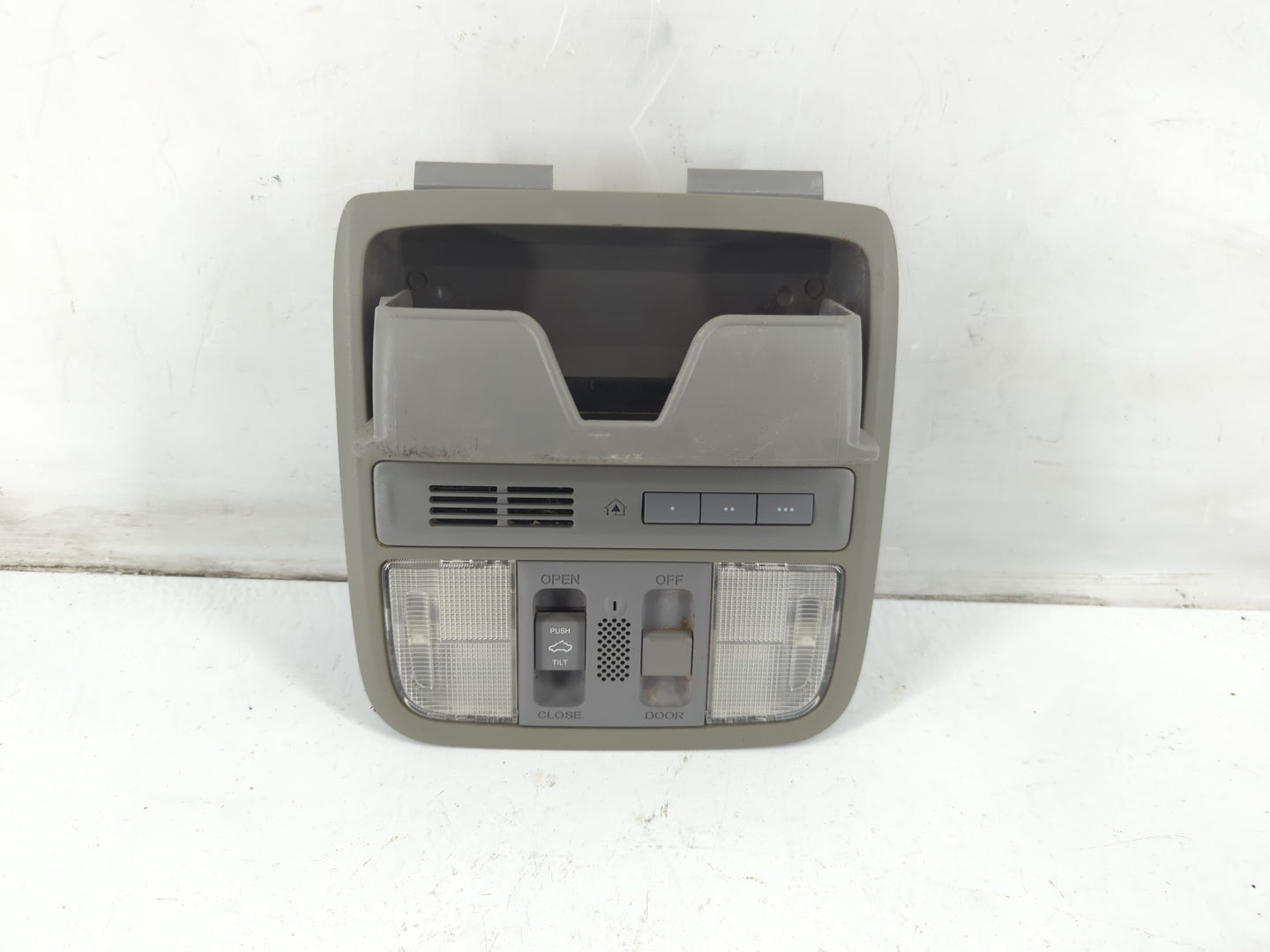 2015 Honda Accord Overhead Roof Console 1093311 - Oemusedautoparts1.com
