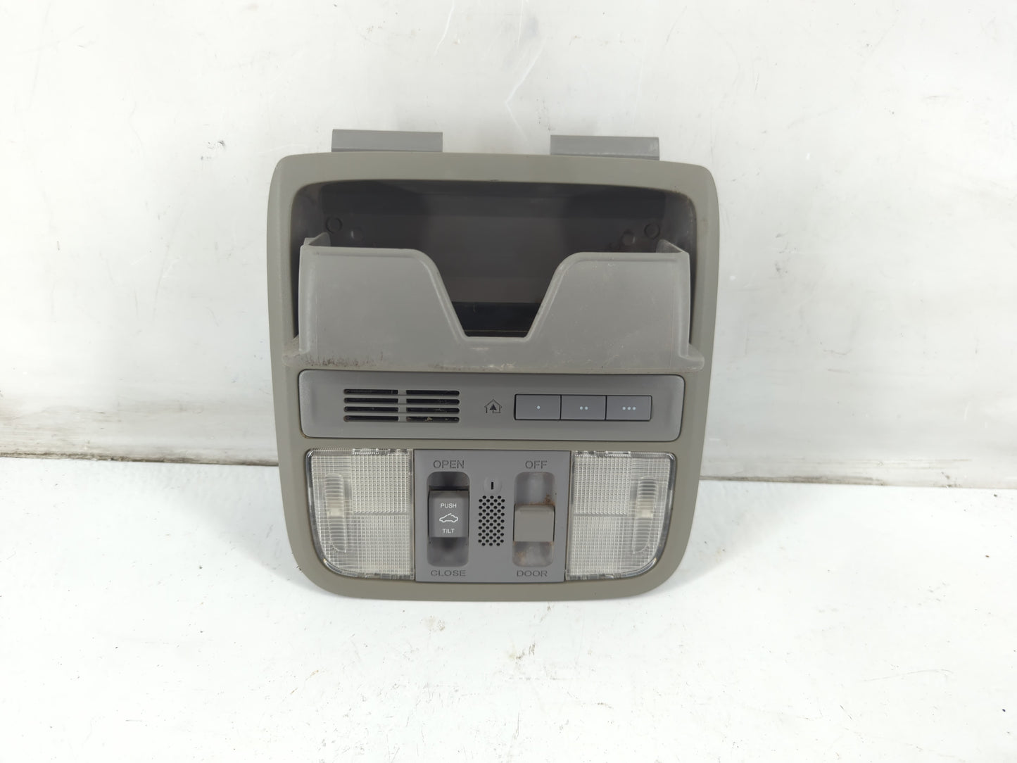 2015 Honda Accord Overhead Roof Console 1093311 - Oemusedautoparts1.com