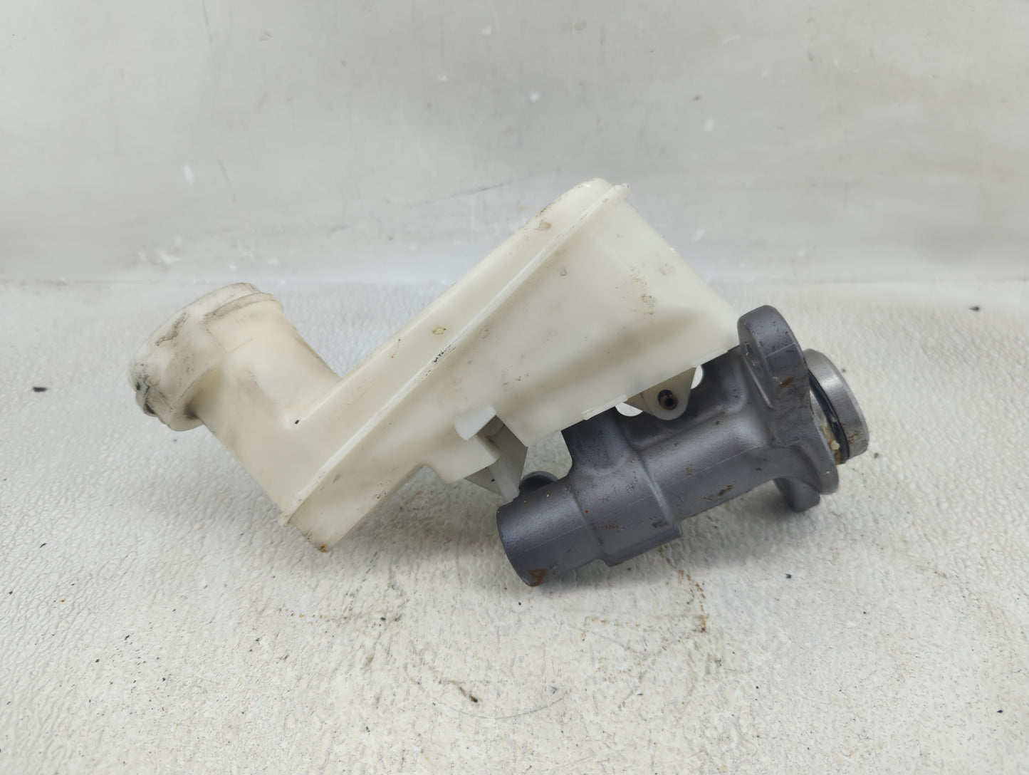 2013-2017 Honda Accord Brake Master Cylinder 1290499 - Oemusedautoparts1.com