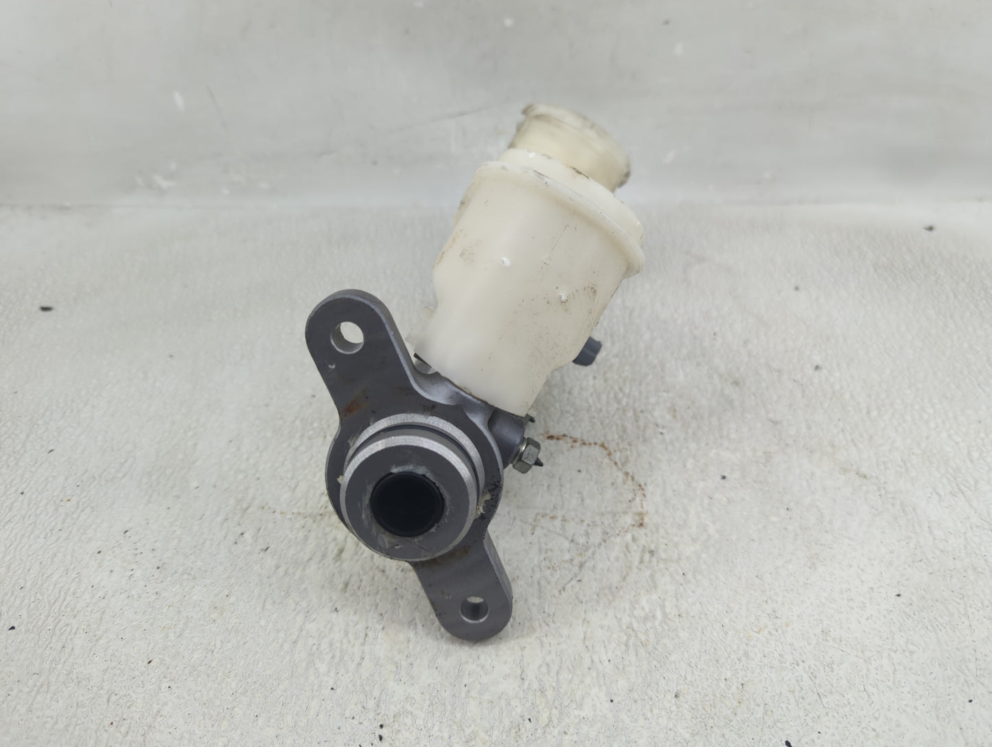 2013-2017 Honda Accord Brake Master Cylinder 1290499 - Oemusedautoparts1.com