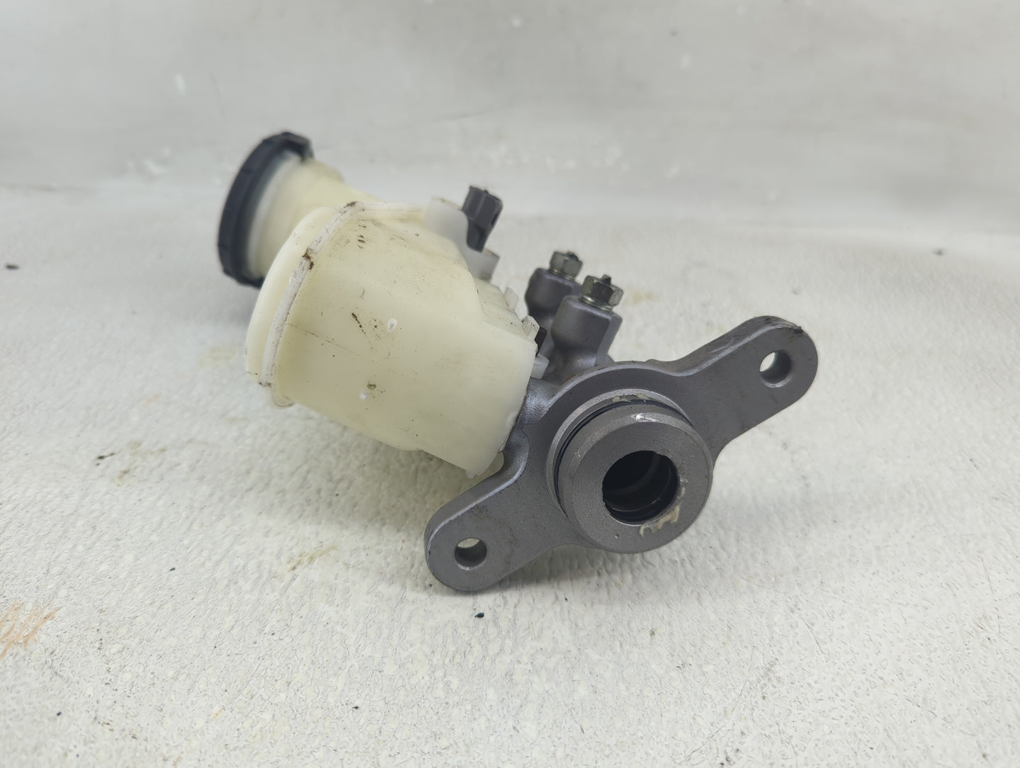 2013-2017 Honda Accord Brake Master Cylinder - Oemusedautoparts1.com