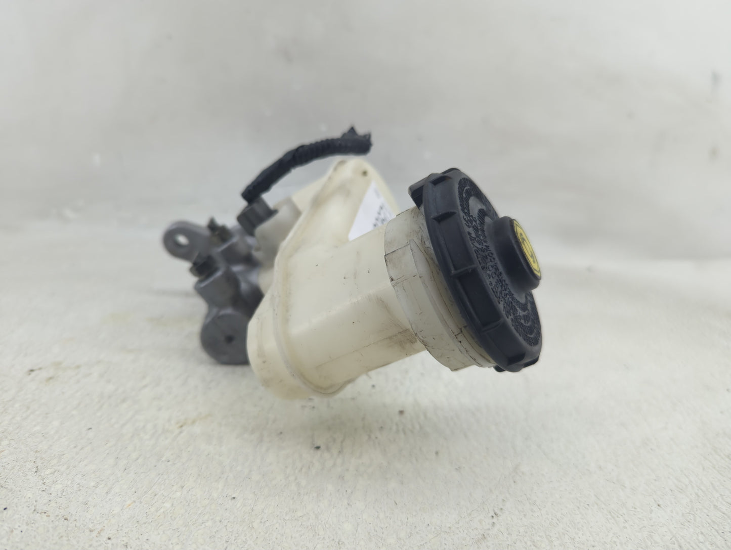 2013-2017 Honda Accord Brake Master Cylinder - Oemusedautoparts1.com