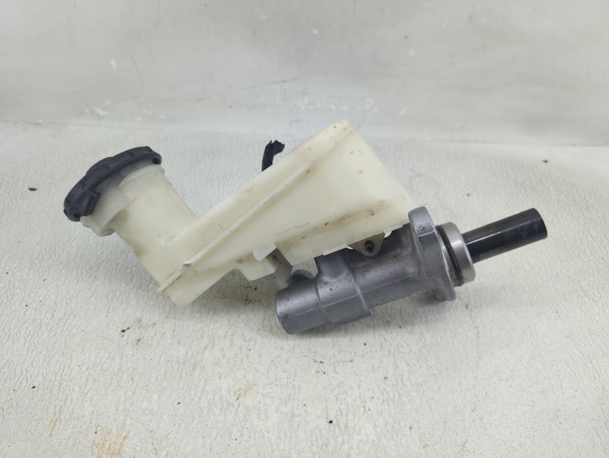 2013-2017 Honda Accord Brake Master Cylinder 1290525 - Oemusedautoparts1.com