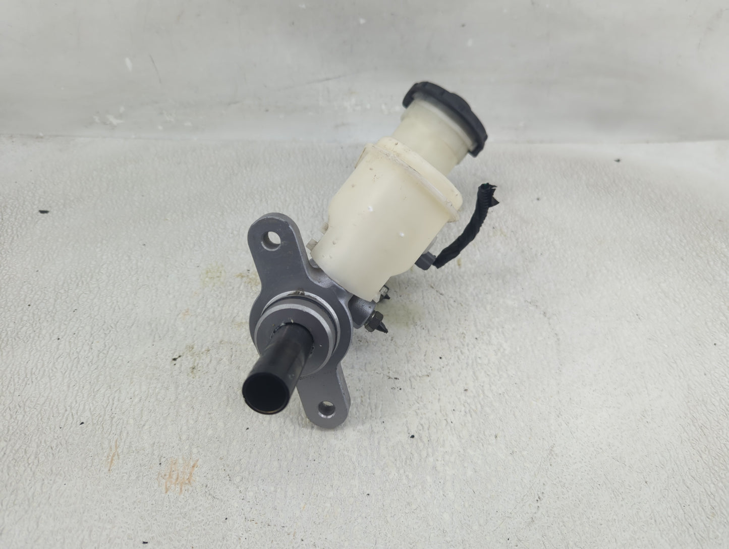 2013-2017 Honda Accord Brake Master Cylinder - Oemusedautoparts1.com