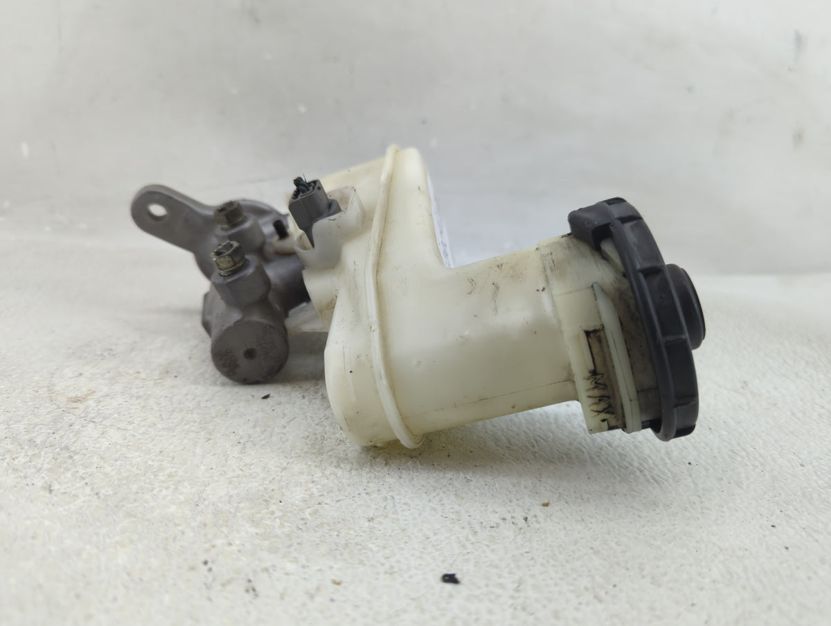 2013-2017 Honda Accord Brake Master Cylinder 1290541 - Oemusedautoparts1.com