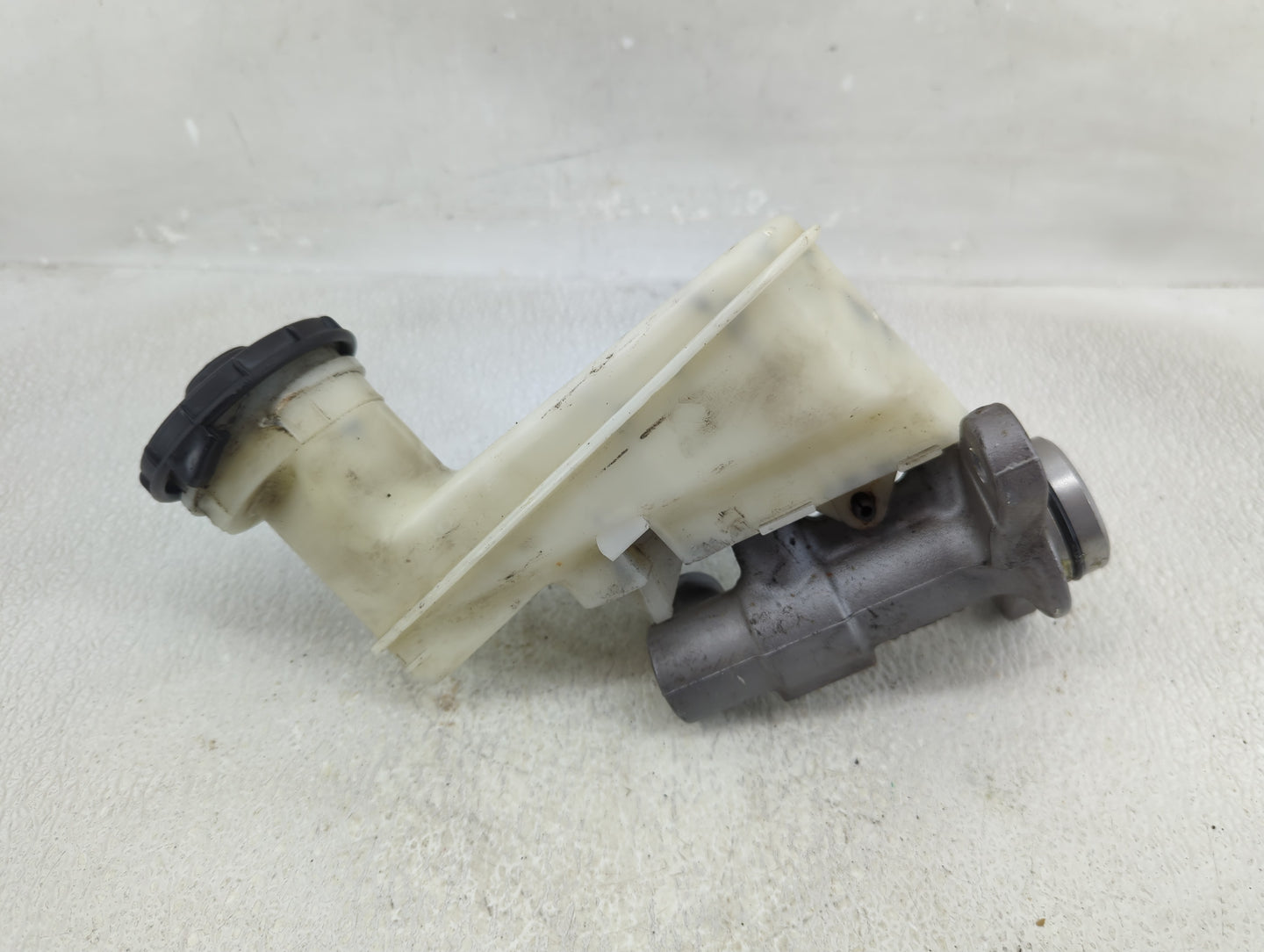 2013-2017 Honda Accord Brake Master Cylinder 1290541 - Oemusedautoparts1.com