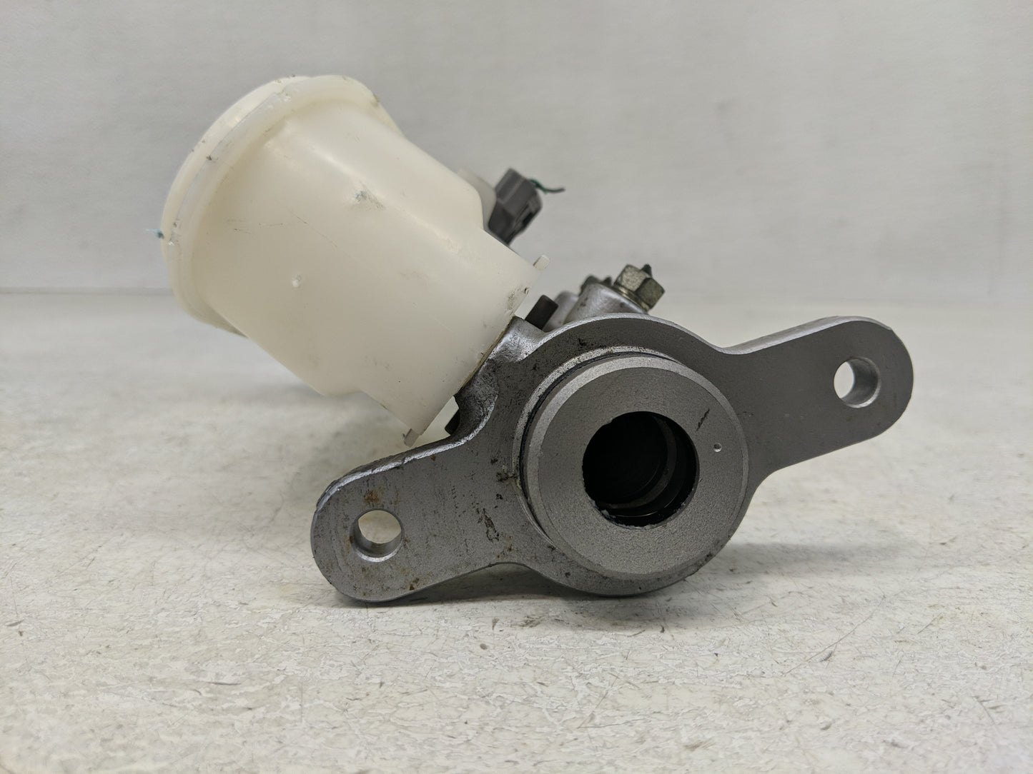 2013-2017 Honda Accord Brake Master Cylinder - Oemusedautoparts1.com