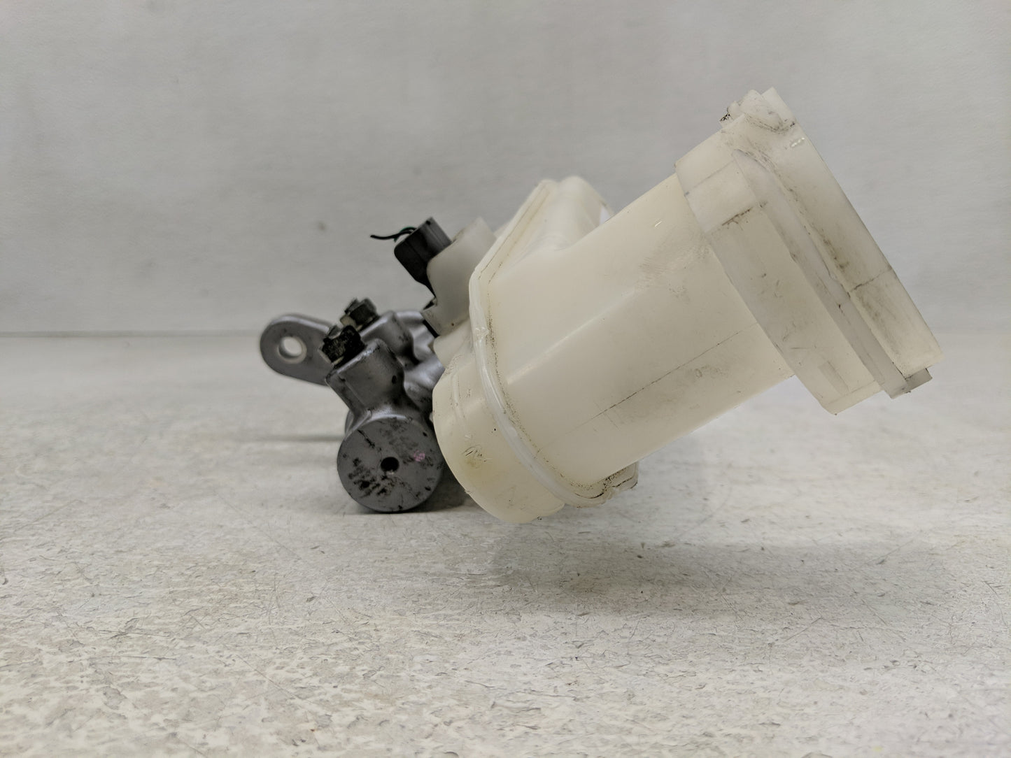 2013-2017 Honda Accord Brake Master Cylinder - Oemusedautoparts1.com