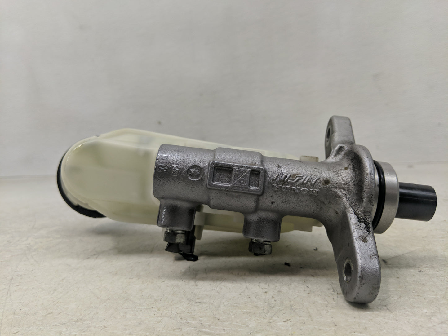 2013-2017 Honda Accord Brake Master Cylinder 1311263 - Oemusedautoparts1.com