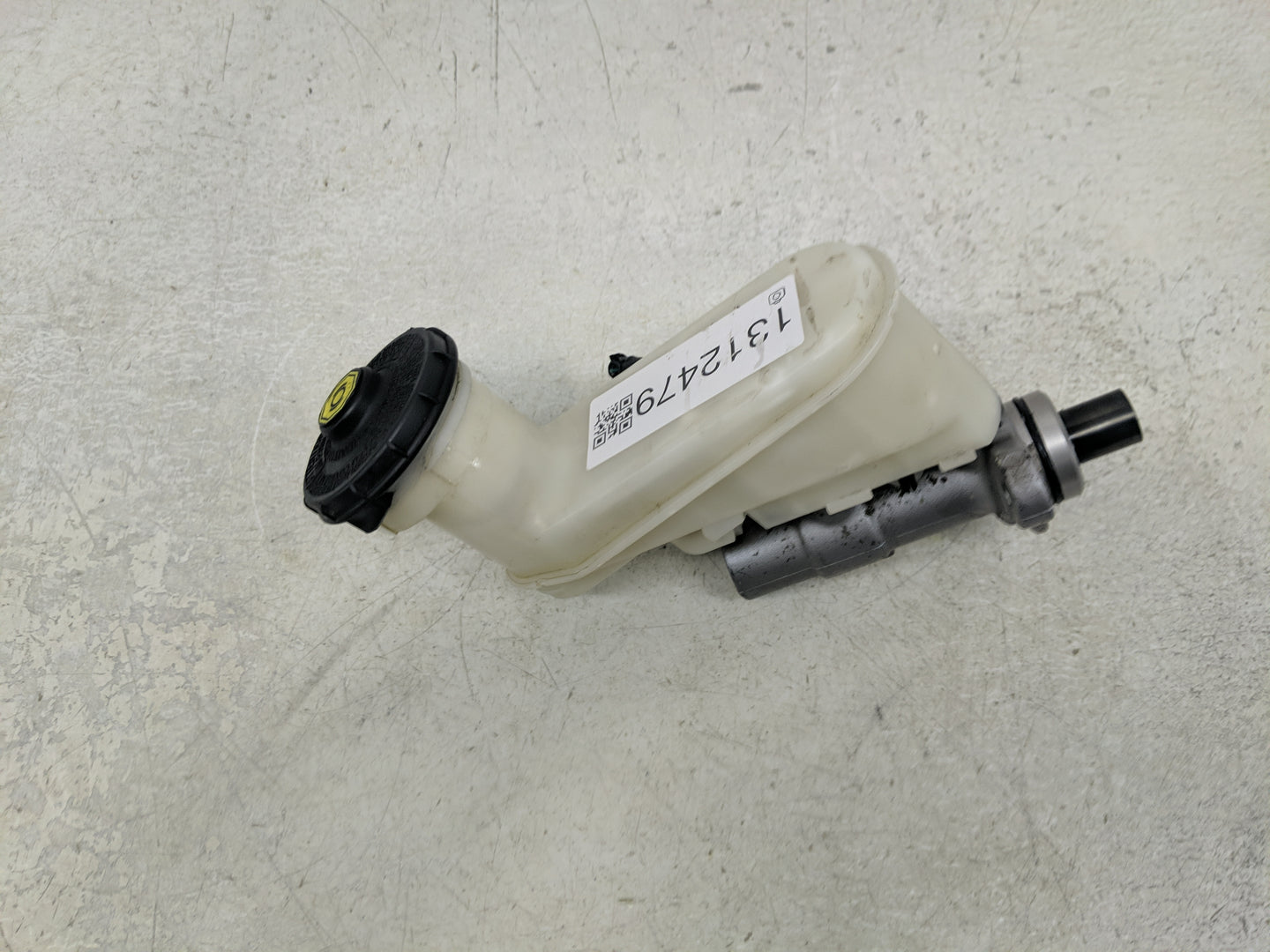 2013-2017 Honda Accord Brake Master Cylinder 1312479 - Oemusedautoparts1.com