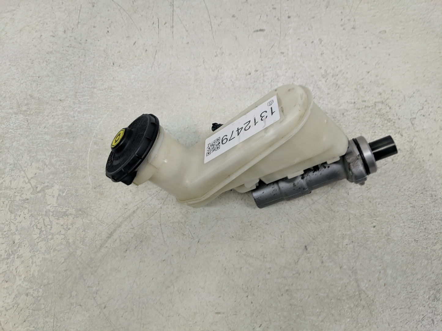 2013-2017 Honda Accord Brake Master Cylinder 1312479 - Oemusedautoparts1.com