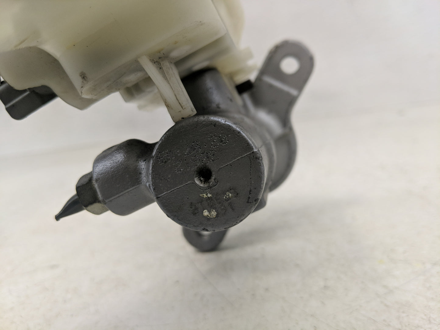 2013-2017 Honda Accord Brake Master Cylinder 1312479 - Oemusedautoparts1.com