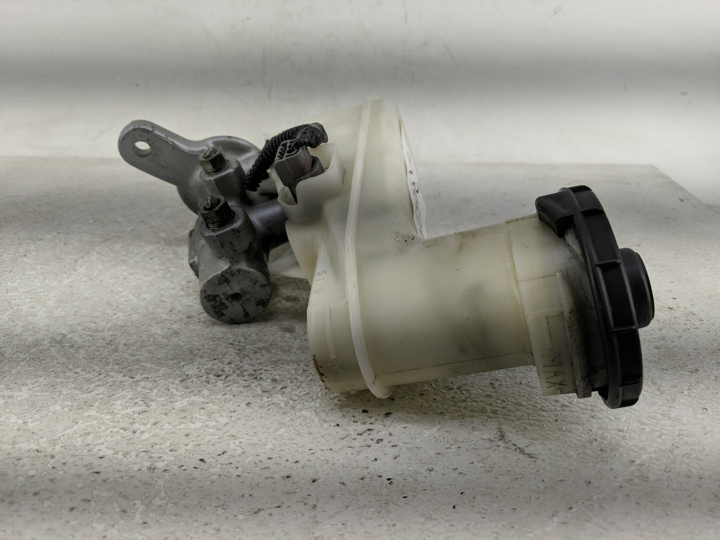 2013-2017 Honda Accord Brake Master Cylinder - Oemusedautoparts1.com