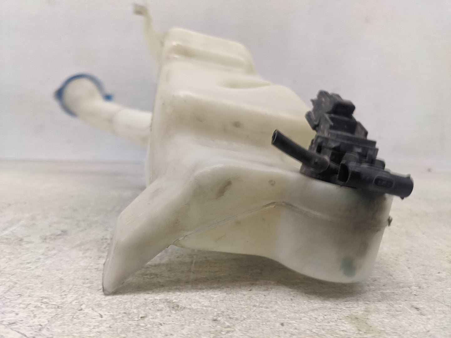 2013-2017 Honda Accord Windshield Washer Fluid Reservoir Bottle Oem - Oemusedautoparts1.com