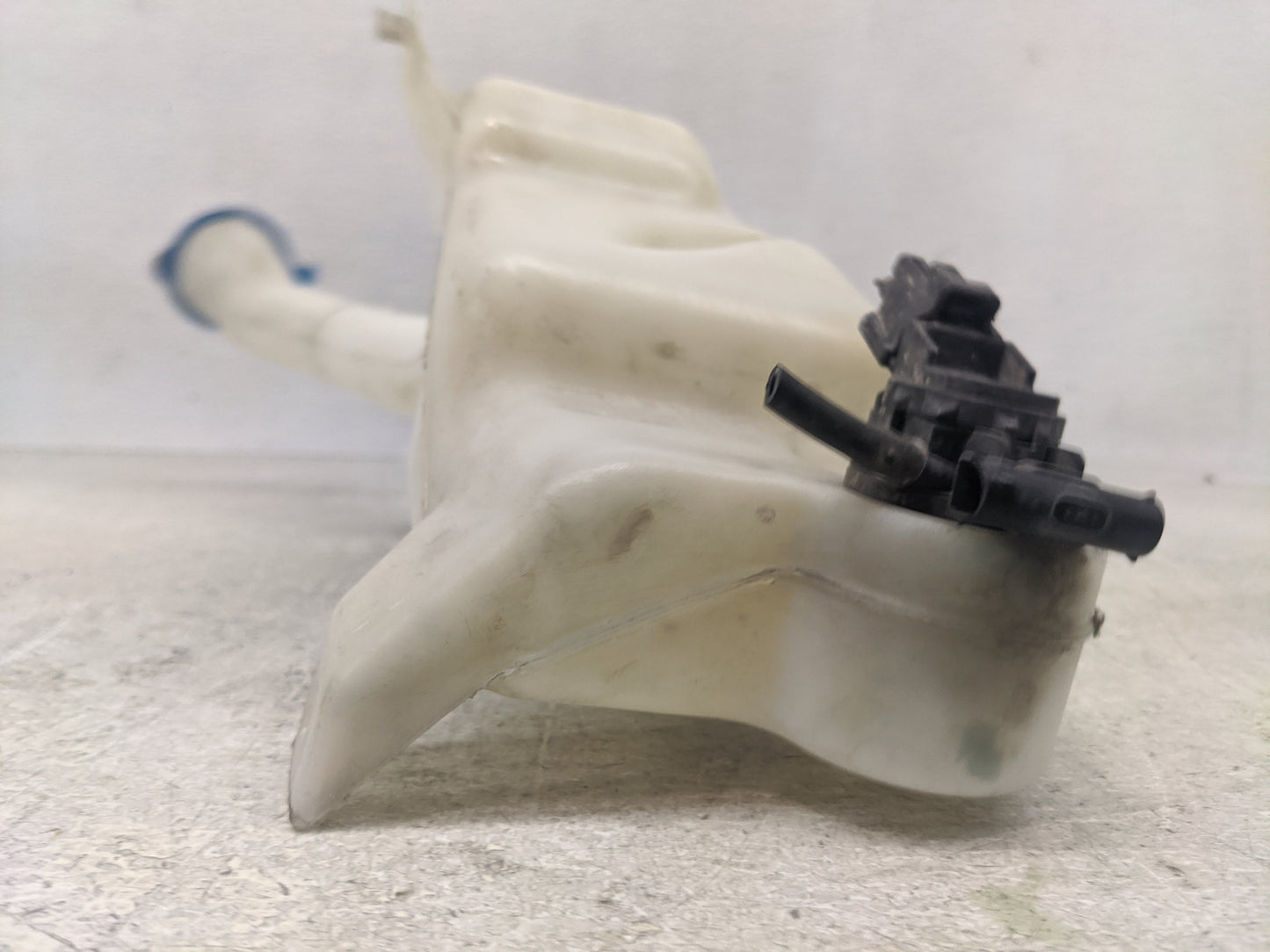 2013-2017 Honda Accord Windshield Washer Fluid Reservoir Bottle Oem - Oemusedautoparts1.com